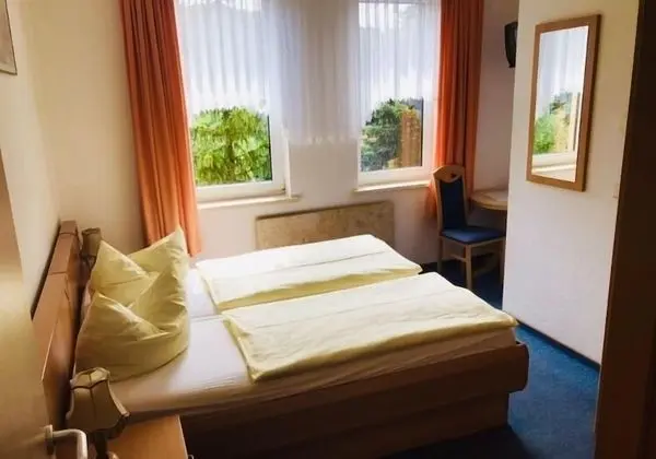 Tek Büyük Yataklı Oda, Dağ Manzaralı