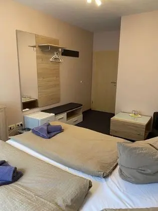 Basic Tek Büyük Yataklı Oda