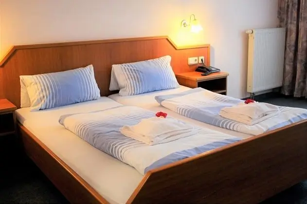 Classic Tek Büyük Yataklı Oda