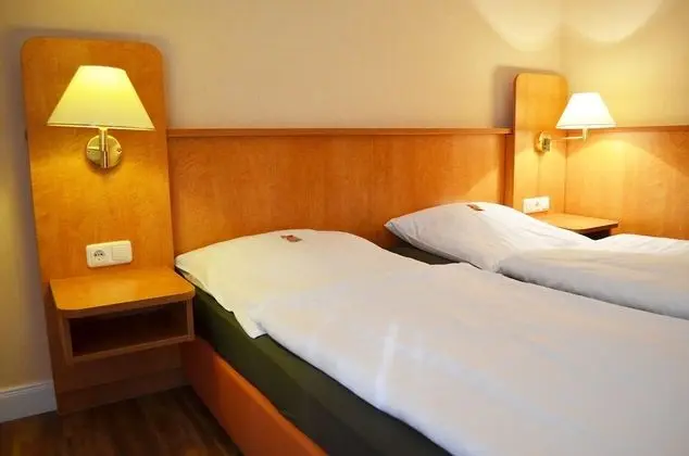 Büyük Yataklı Tek Kişilik Oda