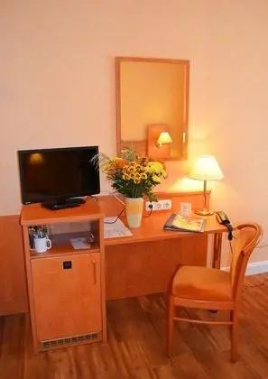 Büyük Yataklı Tek Kişilik Oda