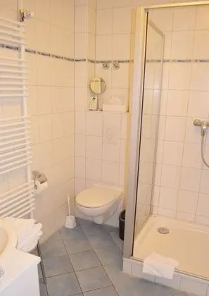 Büyük Yataklı Tek Kişilik Oda