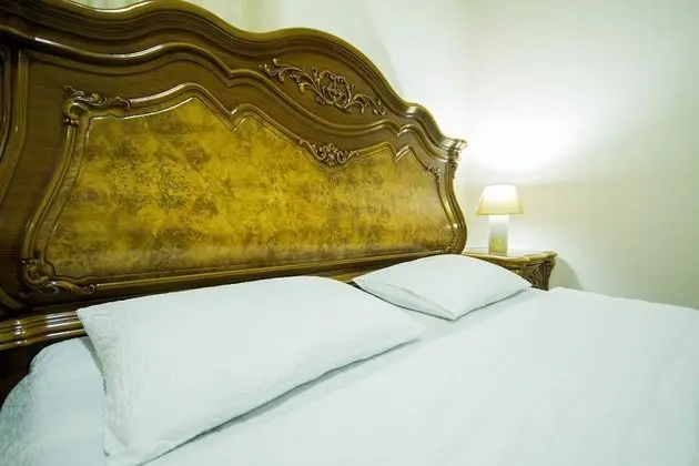 Luxury Oda