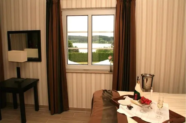 Standard Tek Büyük Yataklı Oda, Göl Manzaralı