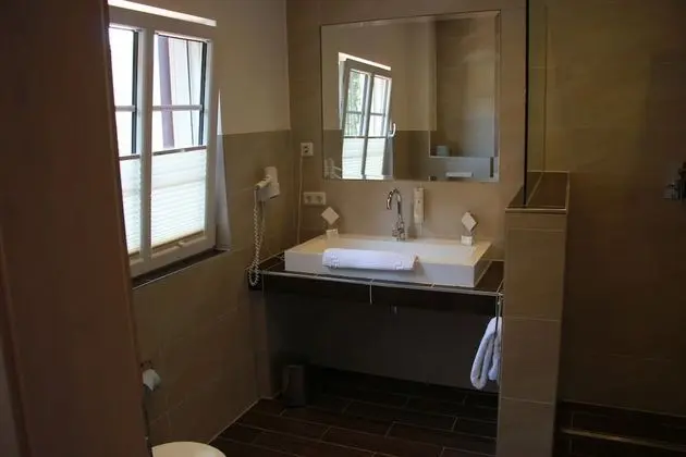 Superior Tek Büyük Yataklı Oda, Göl Manzaralı