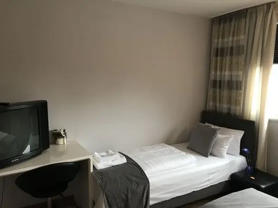 Tek Büyük Yataklı Oda, Özel Banyo (Extra bed)
