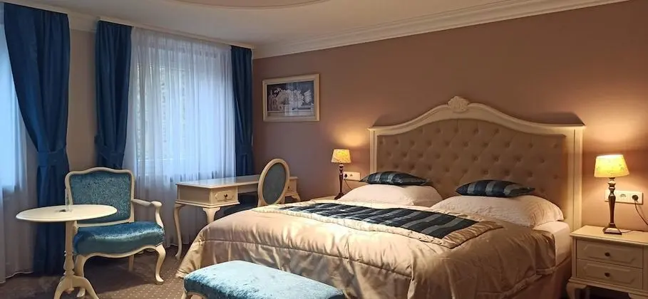 Tek Büyük Yataklı Oda