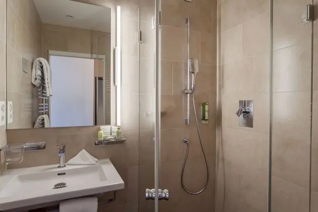 Comfort Tek Büyük Yataklı Oda