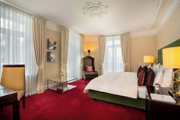 Deluxe Oda, 1 En Büyük (King) Boy Yatak, Balkon, Dağ Manzaralı