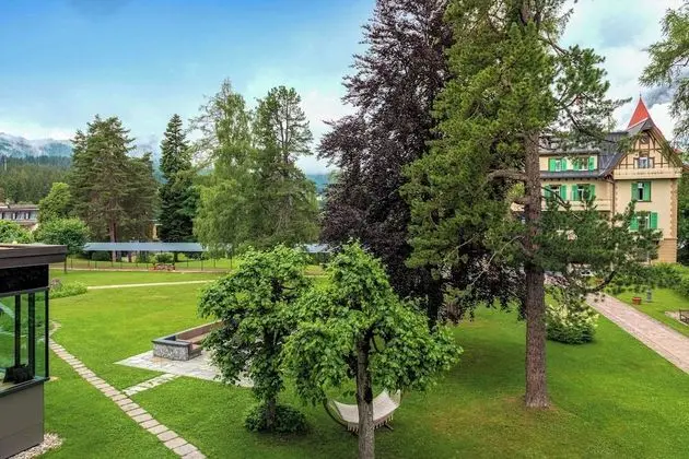 Deluxe Oda, 1 En Büyük (King) Boy Yatak, Balkon, Dağ Manzaralı