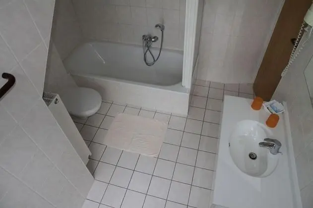 Standard Tek Büyük Yataklı Oda