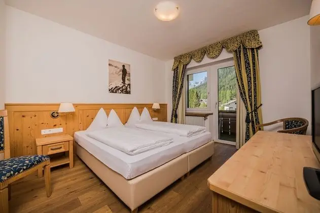 Comfort Tek Büyük veya İki Ayrı Yataklı Oda