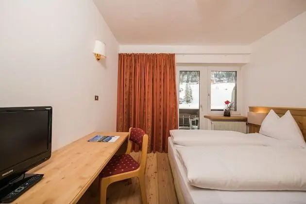 Comfort Tek Büyük veya İki Ayrı Yataklı Oda