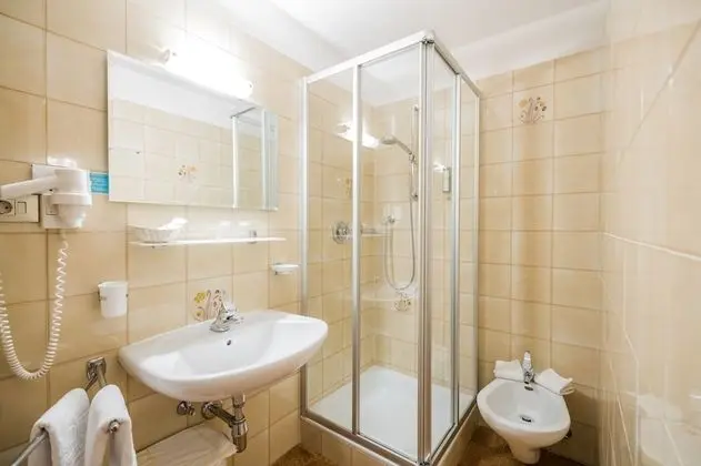 Economy Tek Büyük veya İki Ayrı Yataklı Oda