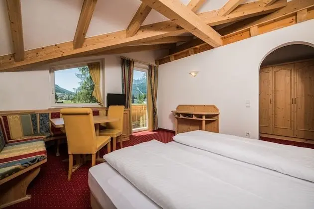 Superior Tek Büyük veya İki Ayrı Yataklı Oda