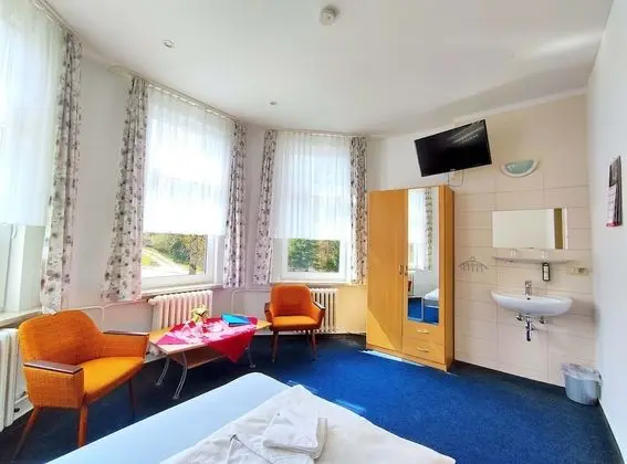 Tek Büyük Yataklı Oda, Ortak Banyo