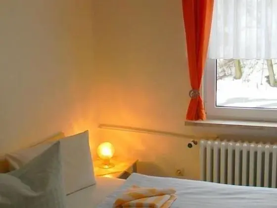 Tek Büyük Yataklı Oda, Ortak Banyo