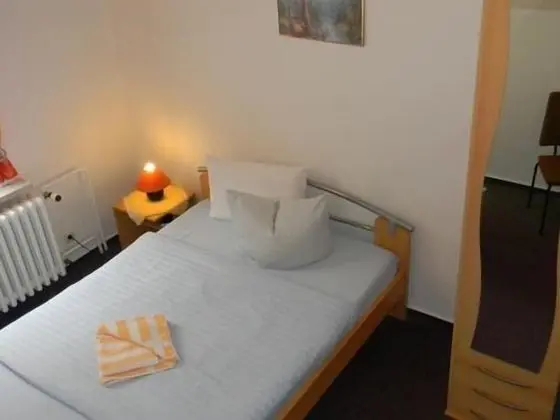 Tek Kişilik Oda, Ortak Banyo