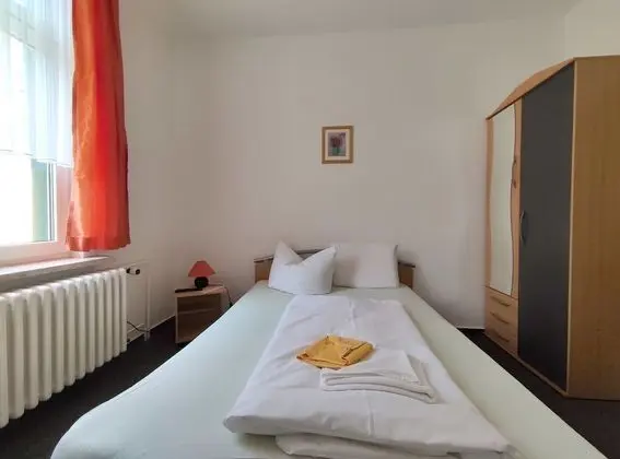 Tek Kişilik Oda, Ortak Banyo