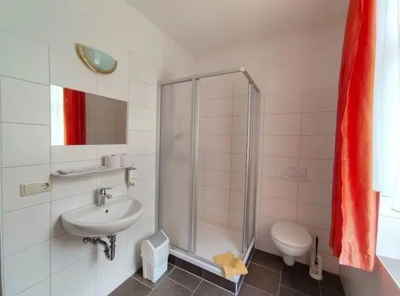 Tek Kişilik Oda, Ortak Banyo