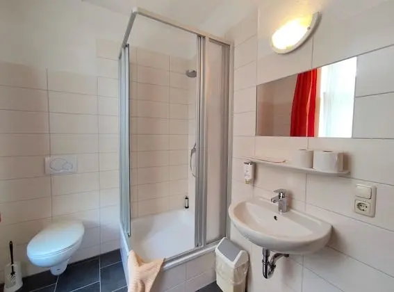 Tek Kişilik Oda, Ortak Banyo