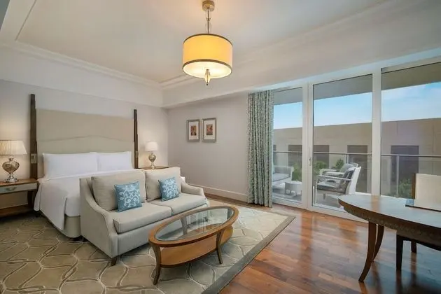 KING SUPERIOR ROOM