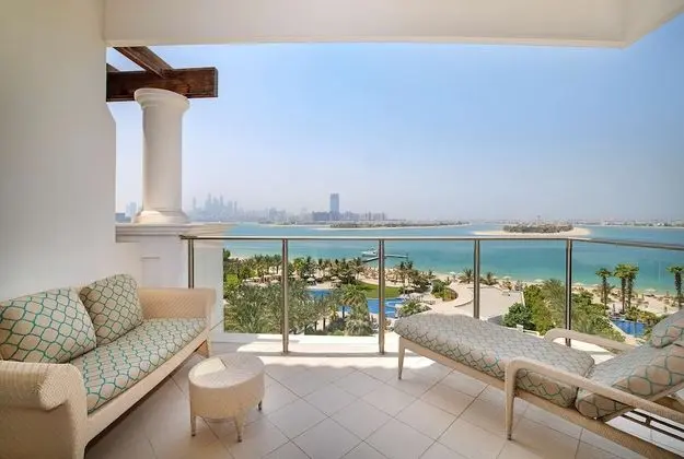 Palm Sea View King Deluxe Room