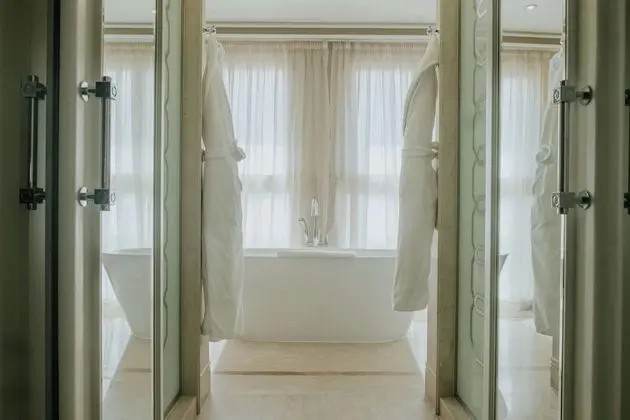 Deluxe Oda, 1 En Büyük (King) Boy Yatak (Grand)