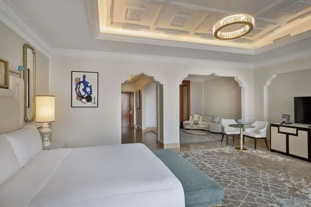 King Deluxe Accessible Room