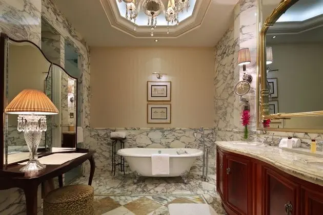 Süit, 1 En Büyük (King) Boy Yatak (Heritage Luxe)