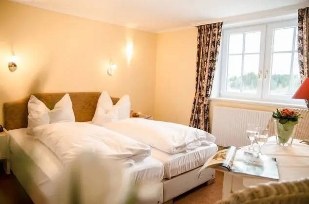 Büyük Yataklı Tek Kişilik Oda