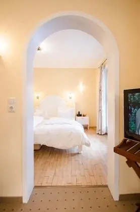 Büyük Yataklı Tek Kişilik Oda