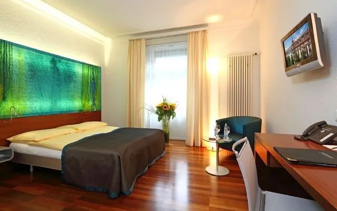 Quiet Comfort Double Room Courtyard Side