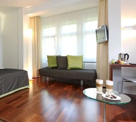 Quiet Comfort Double Room Courtyard Side