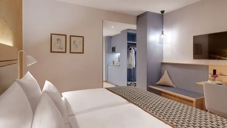 Premium Tek Büyük Yataklı Oda