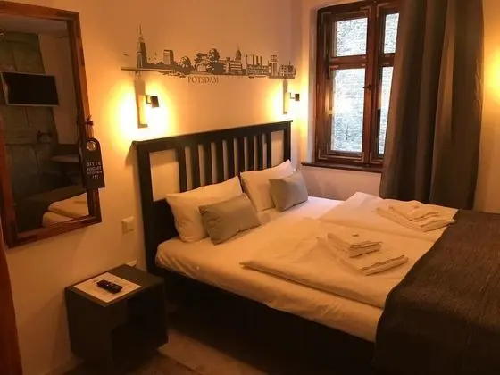 Classic Tek Büyük Yataklı Oda