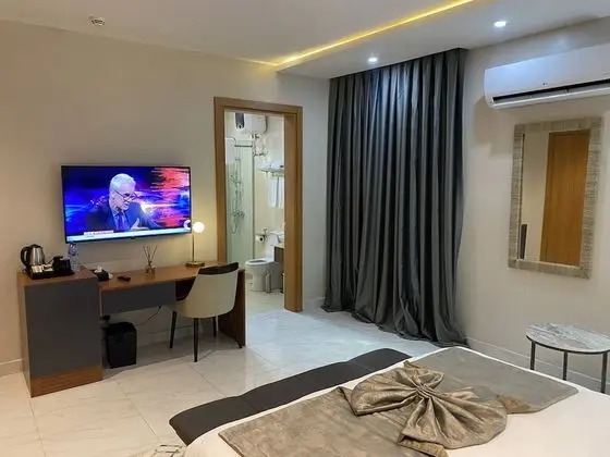 Standard Tek Büyük Yataklı Oda