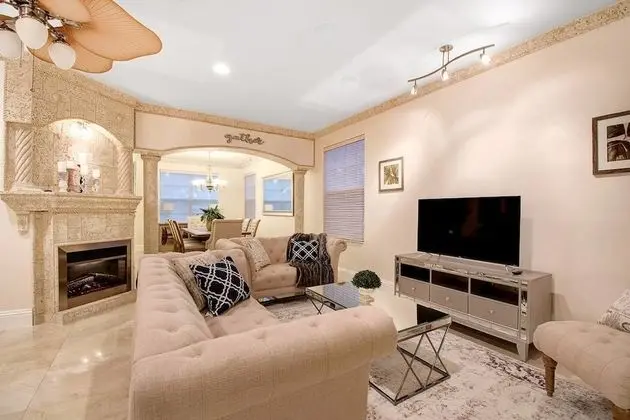 Ev (4 Bedrooms)