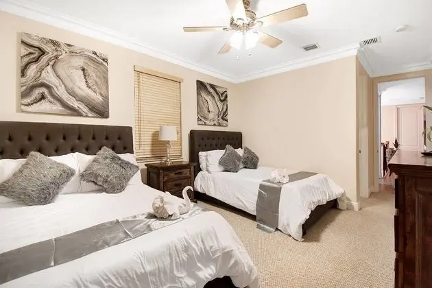 Ev (4 Bedrooms)