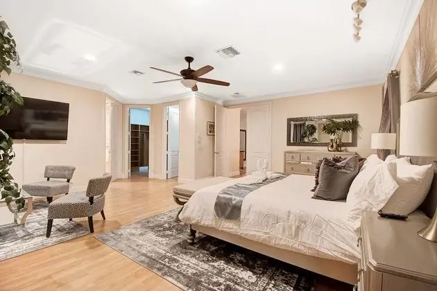 Ev (4 Bedrooms)