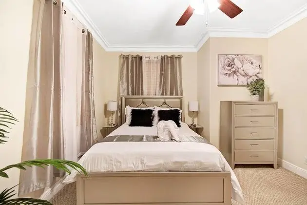 Ev (4 Bedrooms)