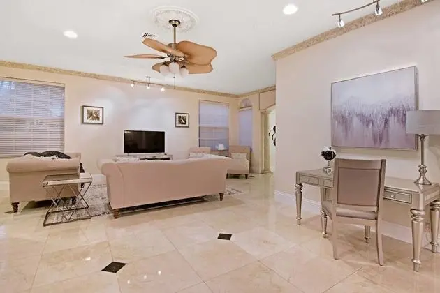 Ev (4 Bedrooms)