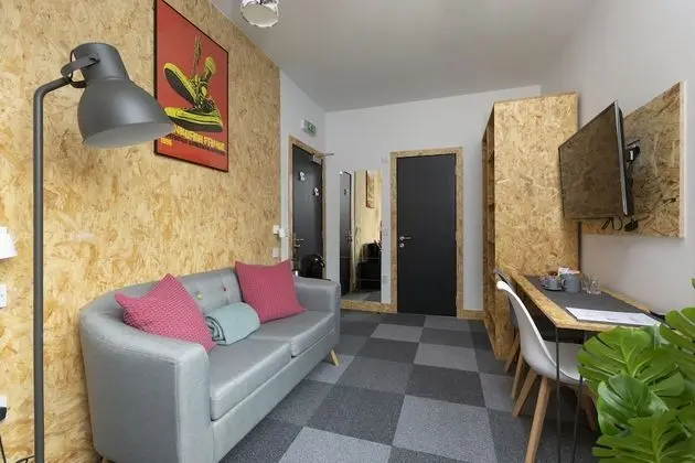 Tek Büyük veya İki Ayrı Yataklı Oda, Banyolu/Duşlu