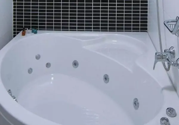 Deluxe Double or Twin Room, Jetted Tub