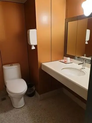Business Dört Kişilik Oda