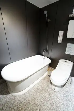 Business Tek Büyük Yataklı Oda