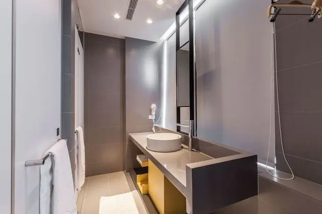Superior Tek Büyük Yataklı Oda, Şehir Manzaralı
