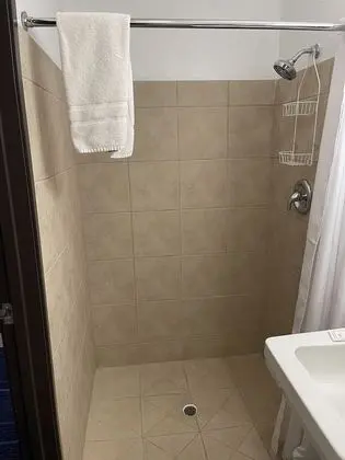 1 Queen Bed, Economy, Walk-in Shower, NO PETS, Non-Smoking