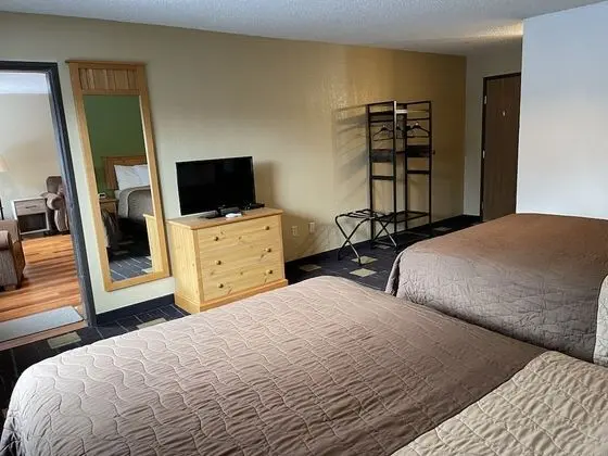 2 Queen Bed, 1 Queen Sofa, Apartment, Full Kitchen, NO PETS, Non-Smoking