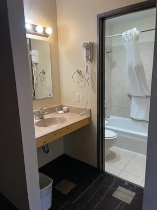 2 Queen Bed, 1 Queen Sofa, Apartment, Full Kitchen, NO PETS, Non-Smoking